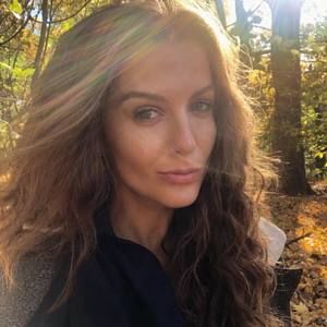 Meet your Posher, Caitlin